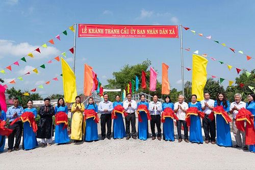 Vĩnh Lợi khánh thành cầu UBND xã