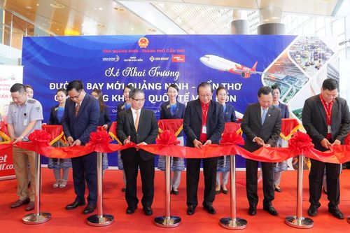 Khai trương đường bay Quảng Ninh- Cần Thơ