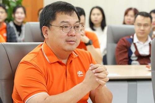 Ông Hoàng Nam Tiến thôi giữ vị trí Chủ tịch HĐQT FPT Telecom