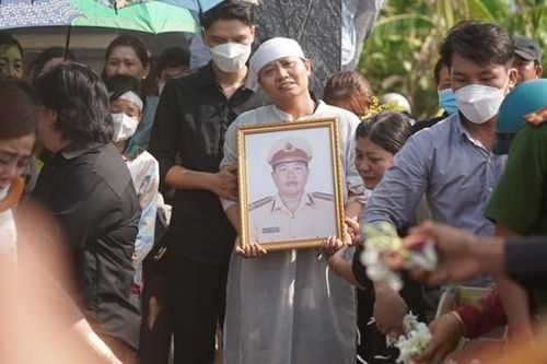 Nghẹn lòng tiễn biệt người cán bộ hy sinh trong chuyên án ma túy