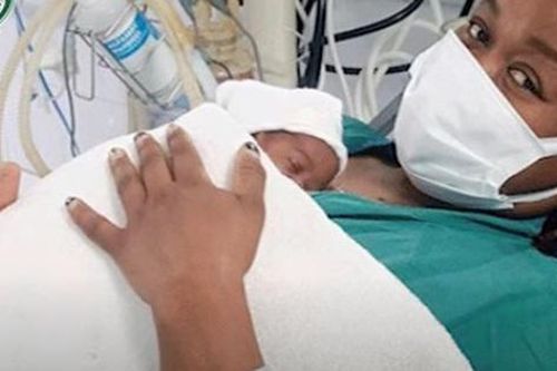 Bác sĩ Việt Nam cứu sống bé gái người Kenya sinh non khi mới 26 tuần tuổi