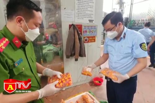 Phát hiện điểm kinh doanh gần 900kg trứng non, nội tạng động vật không rõ nguồn gốc