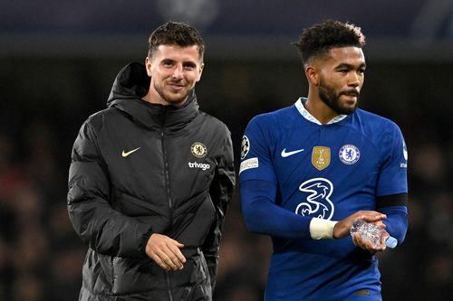 Hai cầu thủ Chelsea nghỉ hết mùa