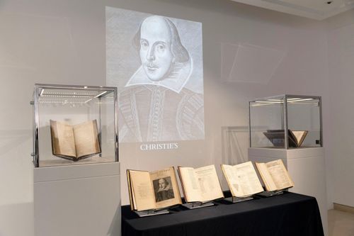 Lần trưng bày hiếm hoi 6 ấn bản 'First Folio' của Shakespeare