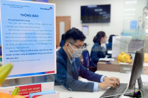 Ngân hàng rao bán hàng trăm khoản nợ vay tiêu dùng