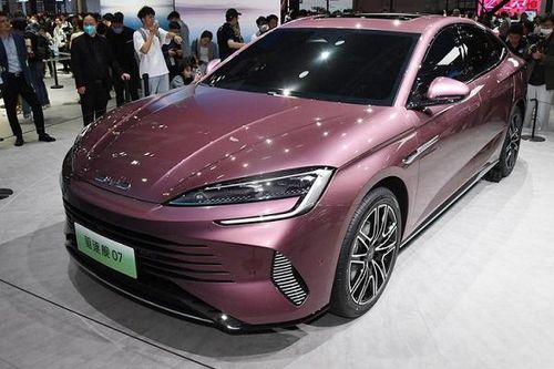 BYD Destroyer 07 - 'kẻ hủy diệt 07' ăn xăng chỉ 3,9 lít/100km