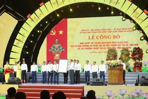 Công bố nghị quyết thành lập thị xã Tịnh Biên, tỉnh An Giang