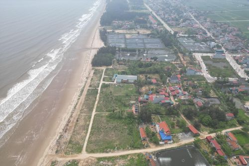 Dân tá hỏa khi phát hiện mốc chỉ giới đường trong dự án du lịch