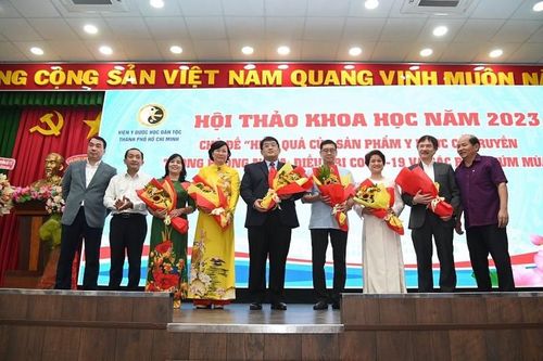 Việt Nam có thuốc y học cổ truyền điều trị Covid-19 đầu tiên