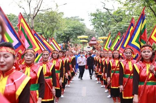 Hà Nội: Hàng nghìn người dân về trẩy hội chùa Láng, quận Đống Đa