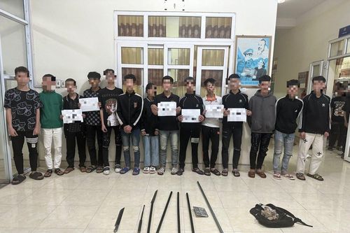 Khởi tố 19 đối tượng mang 'bom xăng' đi giải quyết mâu thuẫn