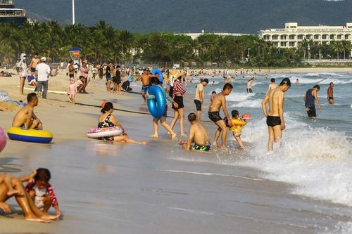 Mất việc vì bị công ty phát hiện nói dối nằm nhà chữa bệnh nhưng lại đi du lịch