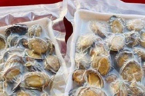 Bào ngư rẻ chưa từng có được rao bán ngập tràn trên chợ mạng