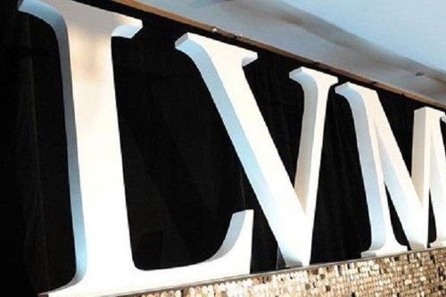 Giá trị thị trường gần cán mốc 500 tỷ USD, LVMH lọt Top 10 công ty lớn nhất thế giới