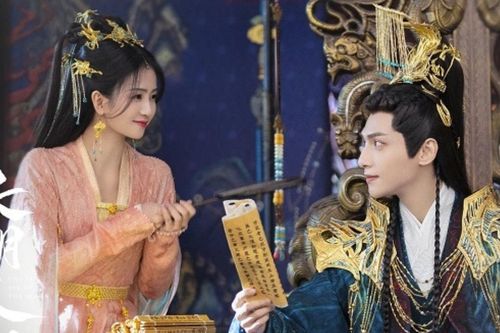 Đang gây sốt, Trường Nguyệt Tẫn Minh của Bạch Lộc bất ngờ đánh mất danh tiếng vì tam quan lệch lạc