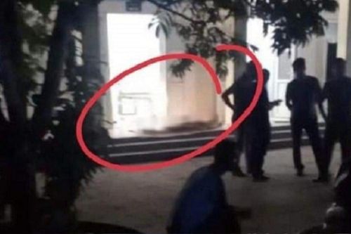 Người đàn ông nằm gục giữa nhà tử vong với nhiều vết thương sau tiếng tranh cãi