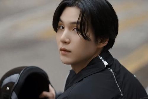 Suga (BTS) tung MV tái hiện quá khứ, phải giới hạn người xem vì 1 lý do