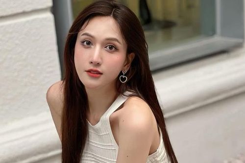 Người đẹp chuyển giới Hoàng Học nói gì về ồn ào đòi nợ 3,5 tỷ đồng với hot girl?