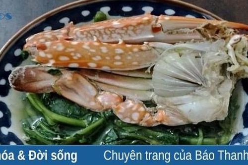 Canh ghẹ rau muống thanh mát ngày hè