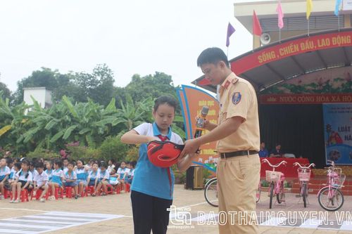 TP. Sông Công: Đa dạng các hình thức tuyên truyền, giáo dục về giao thông
