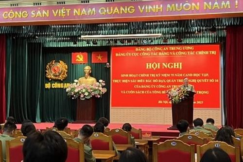 Tăng cường công tác chính trị, tư tưởng cho cán bộ chiến sĩ