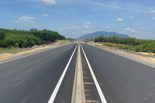 Lễ này, từ TP.HCM đi Phan Thiết chỉ 2 giờ đồng hồ