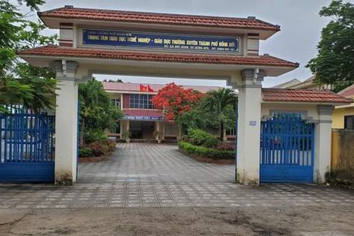 Thủ quỹ trường nghề bị người lạ đánh tại phòng làm việc phải đi cấp cứu