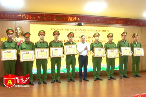 Khen thưởng tập thể, cá nhân điều tra, phá án nhanh vụ giết người ở Long Biên