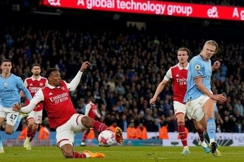 Man City bất ngờ chiến thắng cách biệt 4-1 trước Arsenal