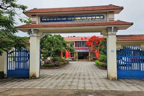 Quảng Bình: Vì ghen, cô gái 9X dùng điện thoại đánh nữ thủ quỹ tại phòng làm việc