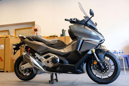 Chi tiết Honda Forza 750 tại Việt Nam: Có lẫy số và phanh tay như ôtô