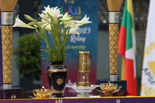 Ngọn đuốc SEA Games kết thúc hành trình vòng quanh Đông Nam Á