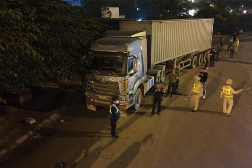 Hà Nội xử lý nghiêm xe hoán cải chở vật liệu