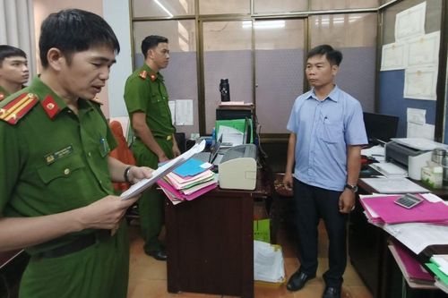 Khởi tố 3 cán bộ Văn phòng Đăng ký đất đai tỉnh Quảng Ngãi