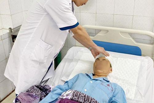 Hơn 5 giờ phẫu thuật lấy khối u màng não 'khủng' cho nữ bệnh nhân