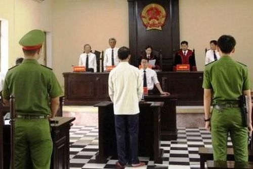 Xâm hại con gái người tình, lãnh án 13 năm tù