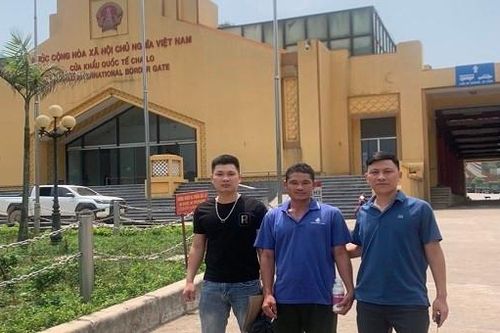 Vận động đối tượng truy nã sau 20 năm từ Lào về đầu thú