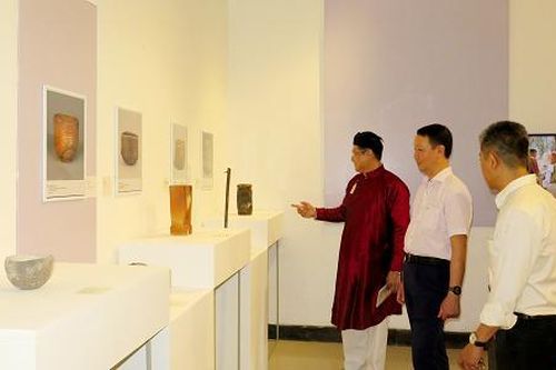 Triển lãm gốm Nhật 'Yakishime - Dáng hình của Đất'
