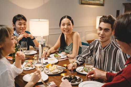 Lòng tốt giúp bạn trở nên hạnh phúc ở nơi làm việc