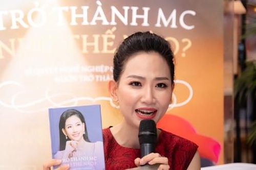 MC Mỹ Vân VTV viết sách vì thương nhớ người bố đã qua đời
