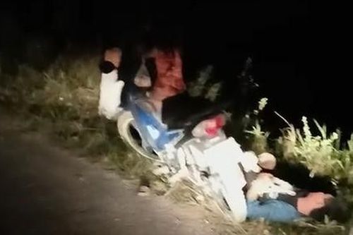 Nửa đêm, bố say rượu ngủ quên bên đường ở Hà Giang, bỏ mặc con nhỏ gào khóc