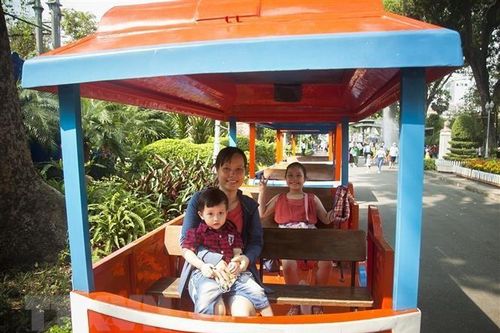 TP.HCM: Đề xuất thí điểm 200 xe điện phục vụ du lịch ở khu trung tâm