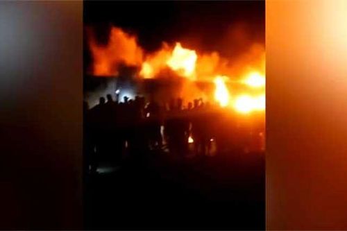 Pakistan: Tàu chở khách bốc cháy lúc rạng sáng, hai người thiệt mạng