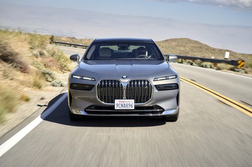 THACO Auto tri ân khách hàng, giới thiệu 4 mẫu BMW cao cấp thế hệ mới