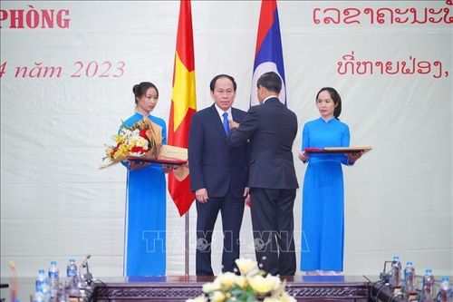 Đoàn đại biểu cấp cao Ủy ban Trung ương Mặt trận Lào xây dựng đất nước thăm, làm việc tại Hải Phòng