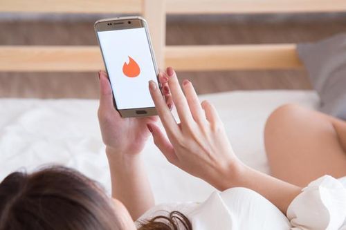 Ứng dụng hẹn hò 'hot' nhất hành tinh yêu cầu quay video xác minh danh tính