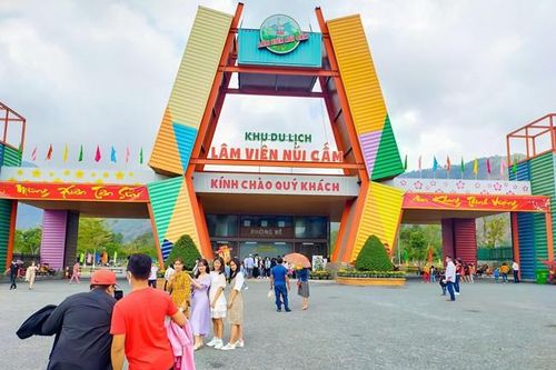 Khu vui chơi giữa lòng tiểu An-pơ