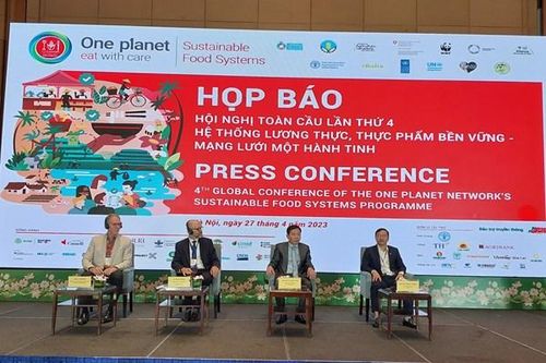 Tư duy toàn cầu, hành động địa phương
