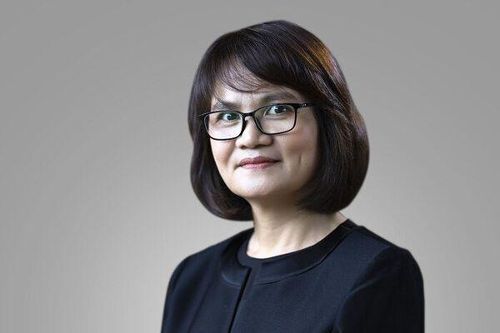 Bà Phạm Minh Hương rời ghế chủ tịch VNDirect sau 17 năm, trở lại làm CEO