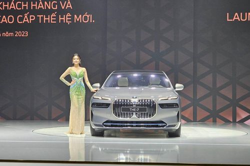 Xe điện hạng sang BMW i7 ra mắt Việt Nam